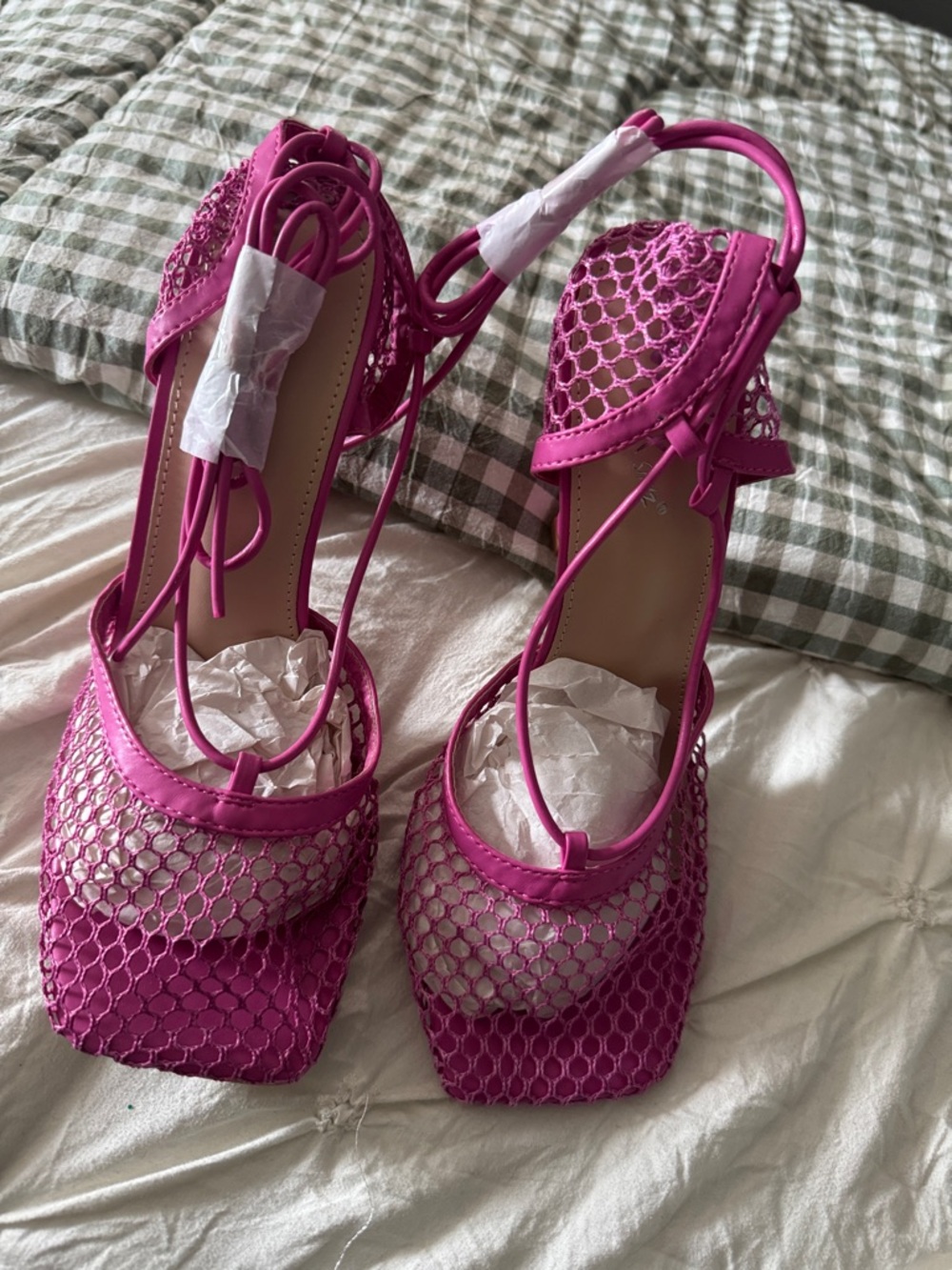 Mixx Shuz Fuchsia Mesh Lace-Up Heels